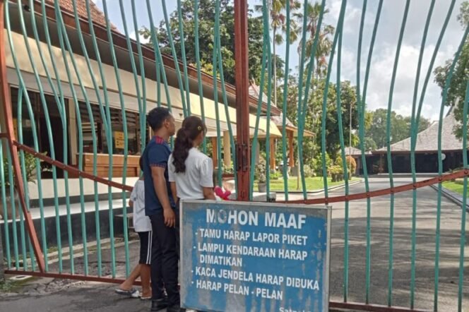 
Pendopo Tulungagung ditutup setelah OTT KPK