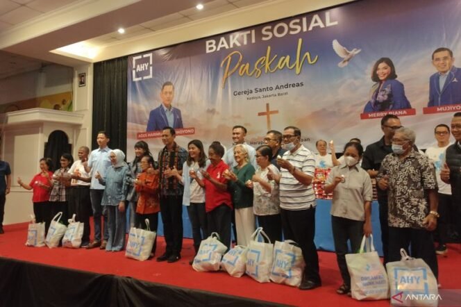 
Menko AHY gelar baksos Paskah di Gereja Santo Andreas Kedoya Jakbar
