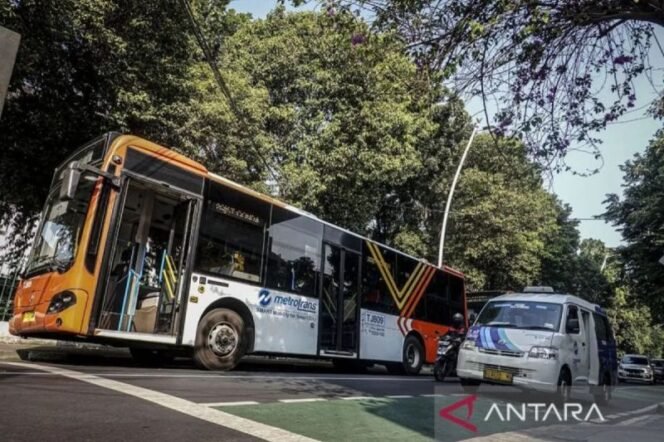 
TransJakarta mengkaji elektrifikasi Mikrotrans