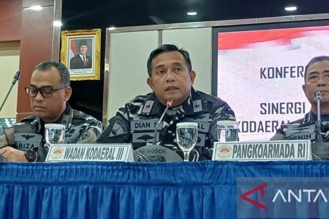 
TNI AL gagalkan penyelundupan 16 ton pasir timah ilegal