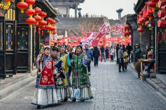 
Wisata kota kuno dan budaya imersif jadi tren baru industri rekreasi di China