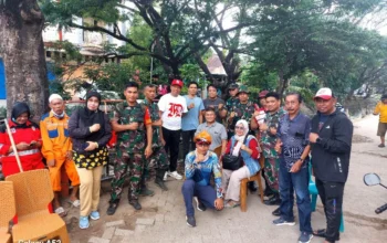 Koramil 1408-06/Mamajang Bersinergi Dengan Pemerintah Kecamatan Mamajang Gelar Karya Bakti Bersih-Bersih Lingkungan