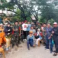 Koramil 1408-06/Mamajang Bersinergi Dengan Pemerintah Kecamatan Mamajang Gelar Karya Bakti Bersih-Bersih Lingkungan