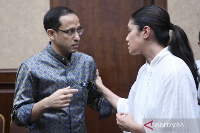 
Nadiem Makarim jalani sidang kasus Chromebook setelah alami sakit
