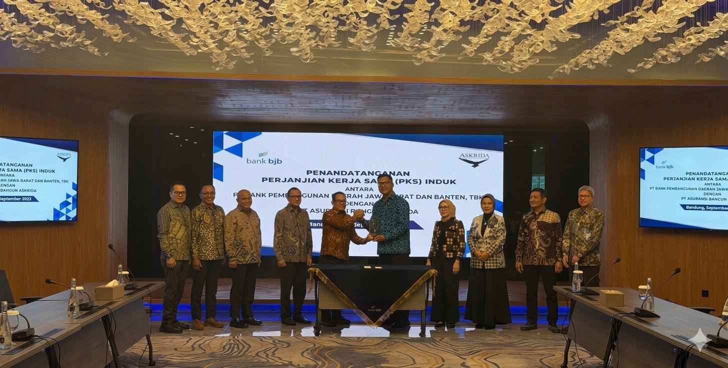 Penandatanganan PKS Induk antara PT Asuransi Bangun Askrida dengan PT Bank Pembangunan Daerah Jawa Barat dan Banten Tbk di Menara bjb, Bandung. (Foto: Dok. bank bjb via Warta Bela Negara)